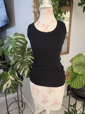 Universal Thread Black Ribbed Muscle Tank - Women's